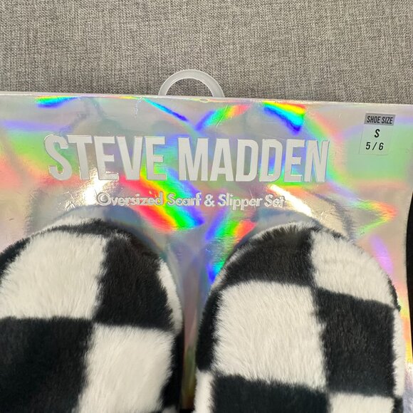 NEW! Steve Madden Gift Ser Oversized Scarf &‎ Slipper Set Shoe Size Small 5/6 - Picture 4 of 11